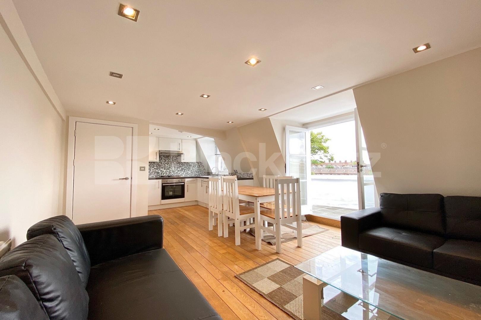 split level property with 2 bathrooms, terrace and large study/guest room Chapel Market, Angel